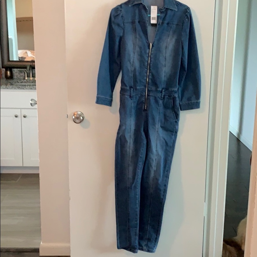 Bebe one suit never worn w/ tags size 28